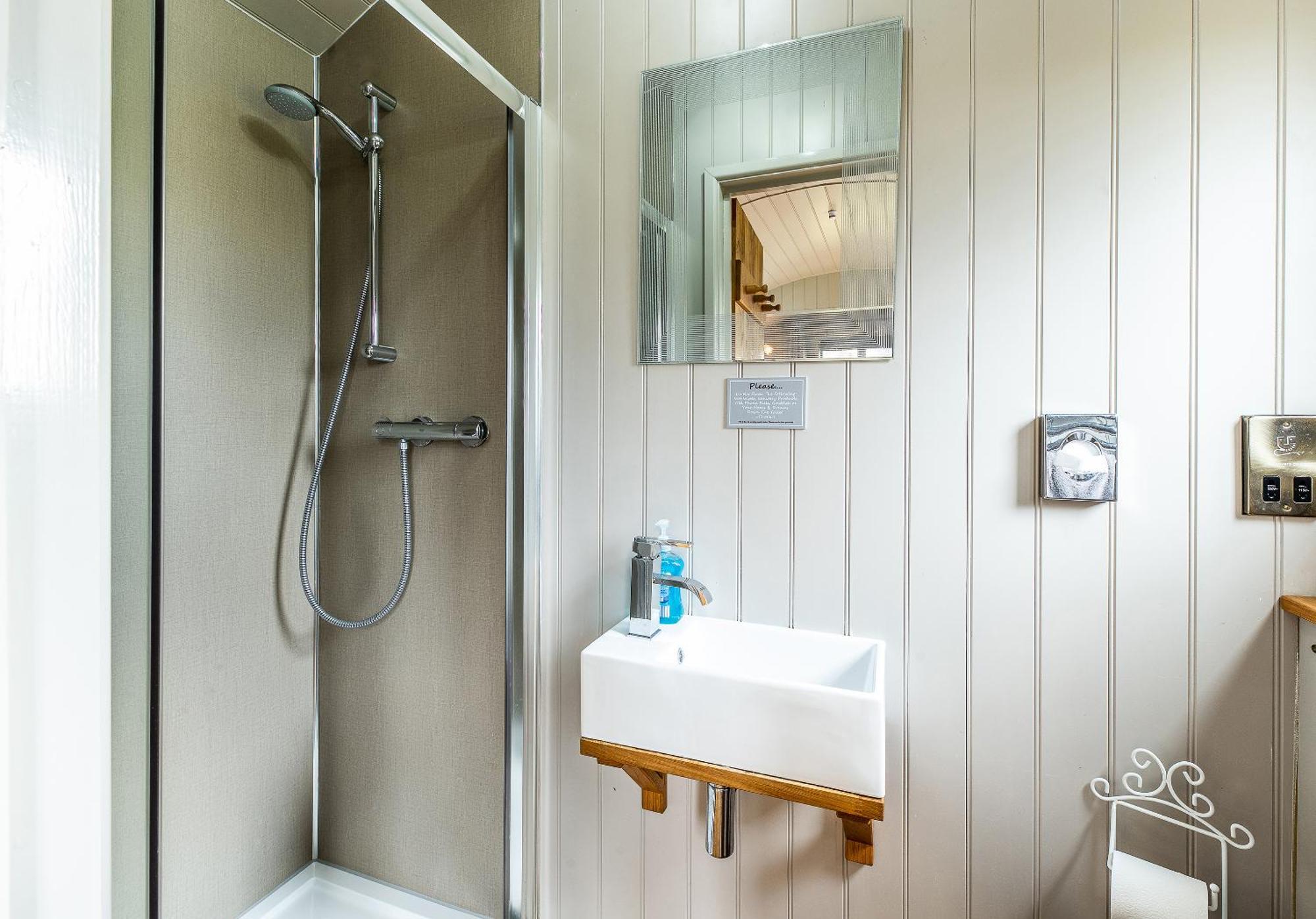 The Little John Petite Cosy Log Cabin - Sleeps 2, Great For Romantic Breaks, Couples, Single Guests, Near Sherwood Forest At Fairview Farm, Nottingham Set In 88 Acres Blidworth Dış mekan fotoğraf